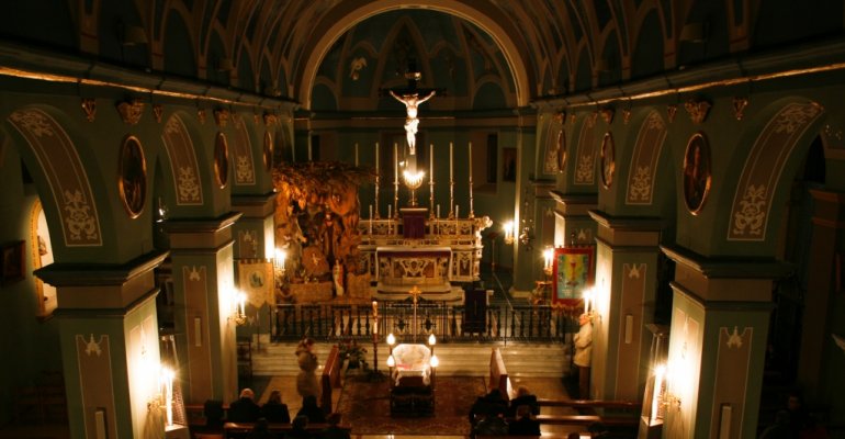 Funerali don Vincenzino: chiesa gremita