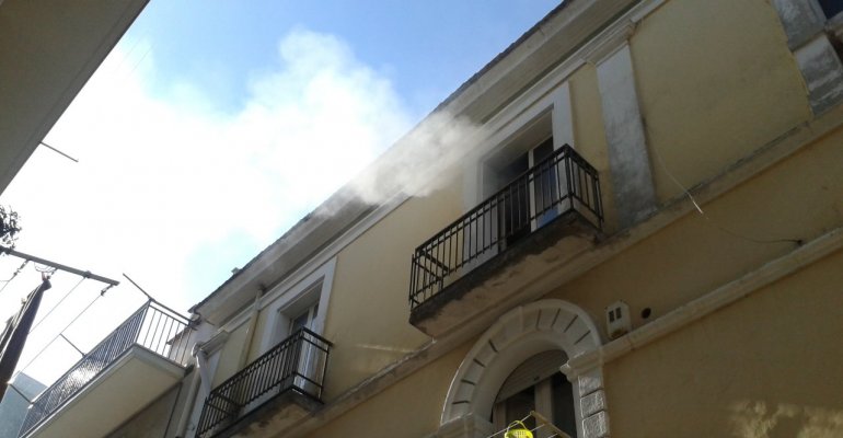 Incendio abitazione in via Settembrini