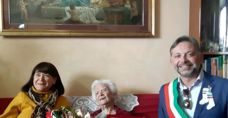 San Nicandro festeggia le 100 candeline di nonna Angela