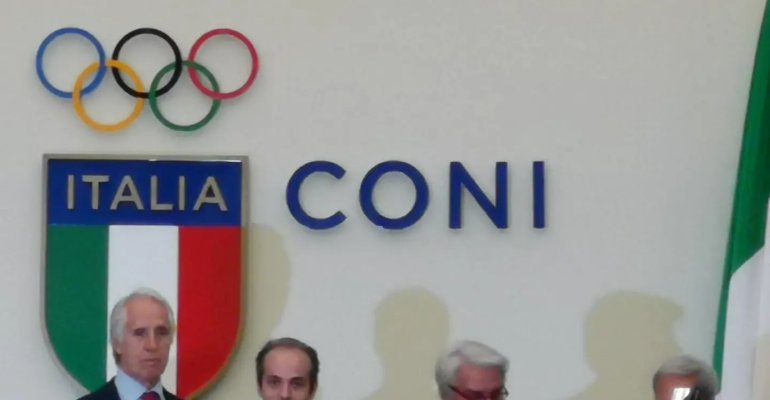 Matteo Berardi premiato dal presidente del CONI Malagò