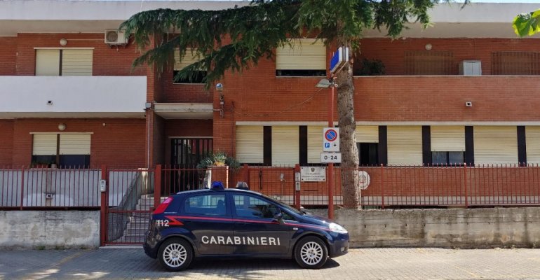 Carabinieri arrestano un giovane per rapina ed estorsione