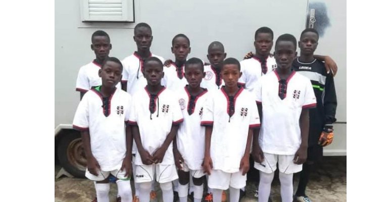 Benin, il calcio e la maglia rossoblu donata da Trombetta