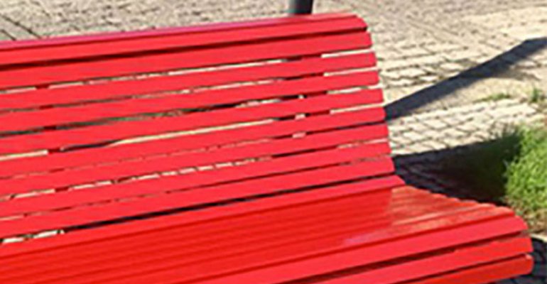 Faro: L'8 marzo una panchina rossa