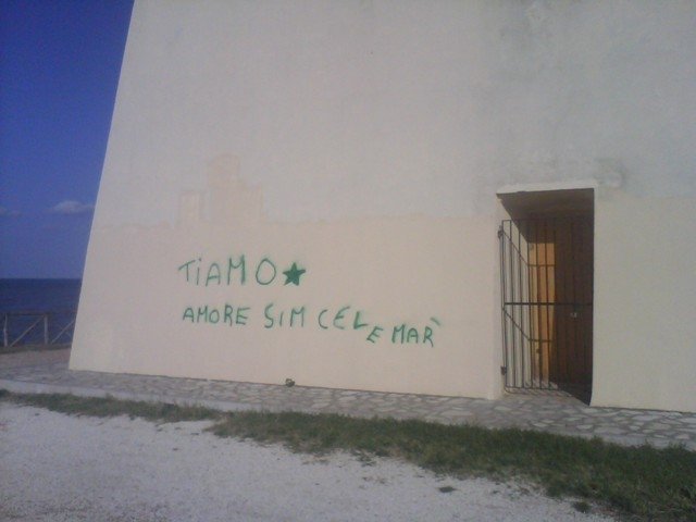 Torre Mileto: ritornano scritte imbecilli